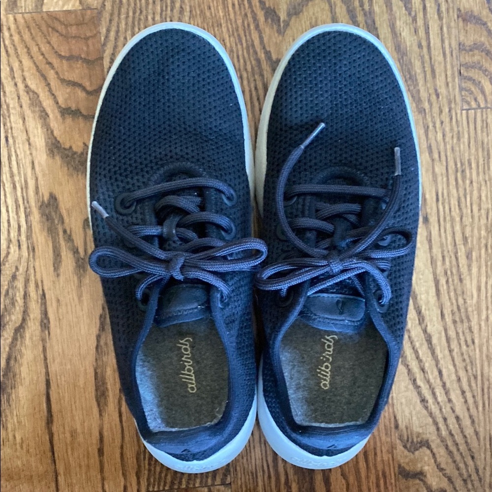 Women black with white sole Allbird Tree Runner sneakers, size 8 excellent cond